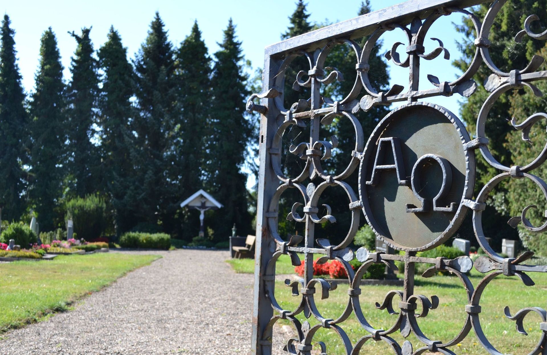 Katholischer Friedhof in Ruthe, geöffnetes Tor