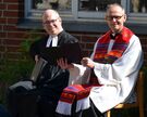 Pfarrer Volkwein und Pastor Borcholt in liturgischen Gewändern