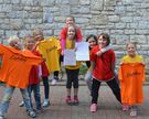 Kinder in Cantolino-Shirts