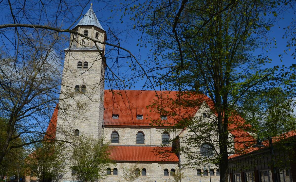 Heilig Geist Kirche von der Seite